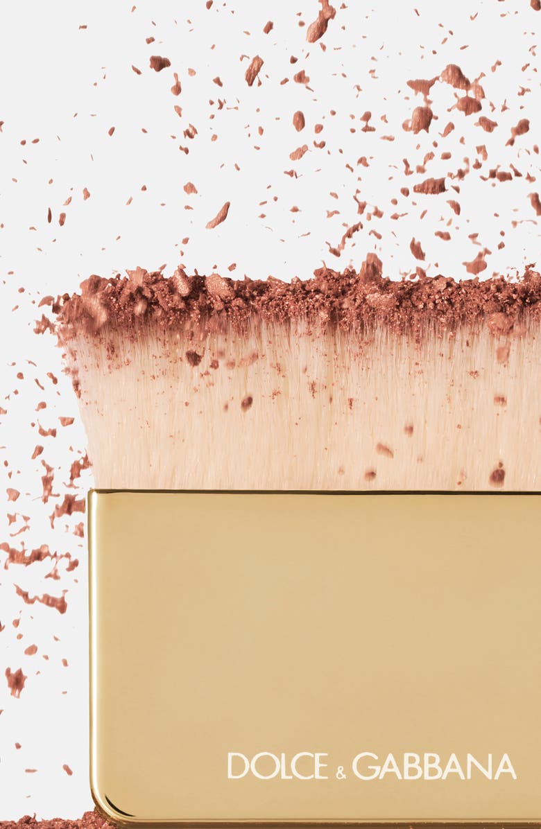 Everlift Luminizer Oil-Infused Soft Halo Highlighter Powder